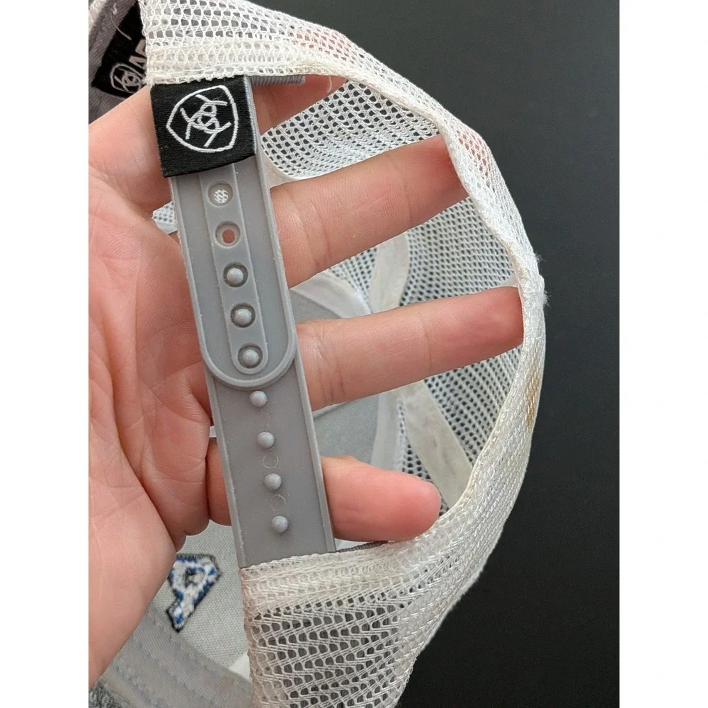 Ariat Flag Logo Mesh Back Trucker Hat Gray White‎ OSFM